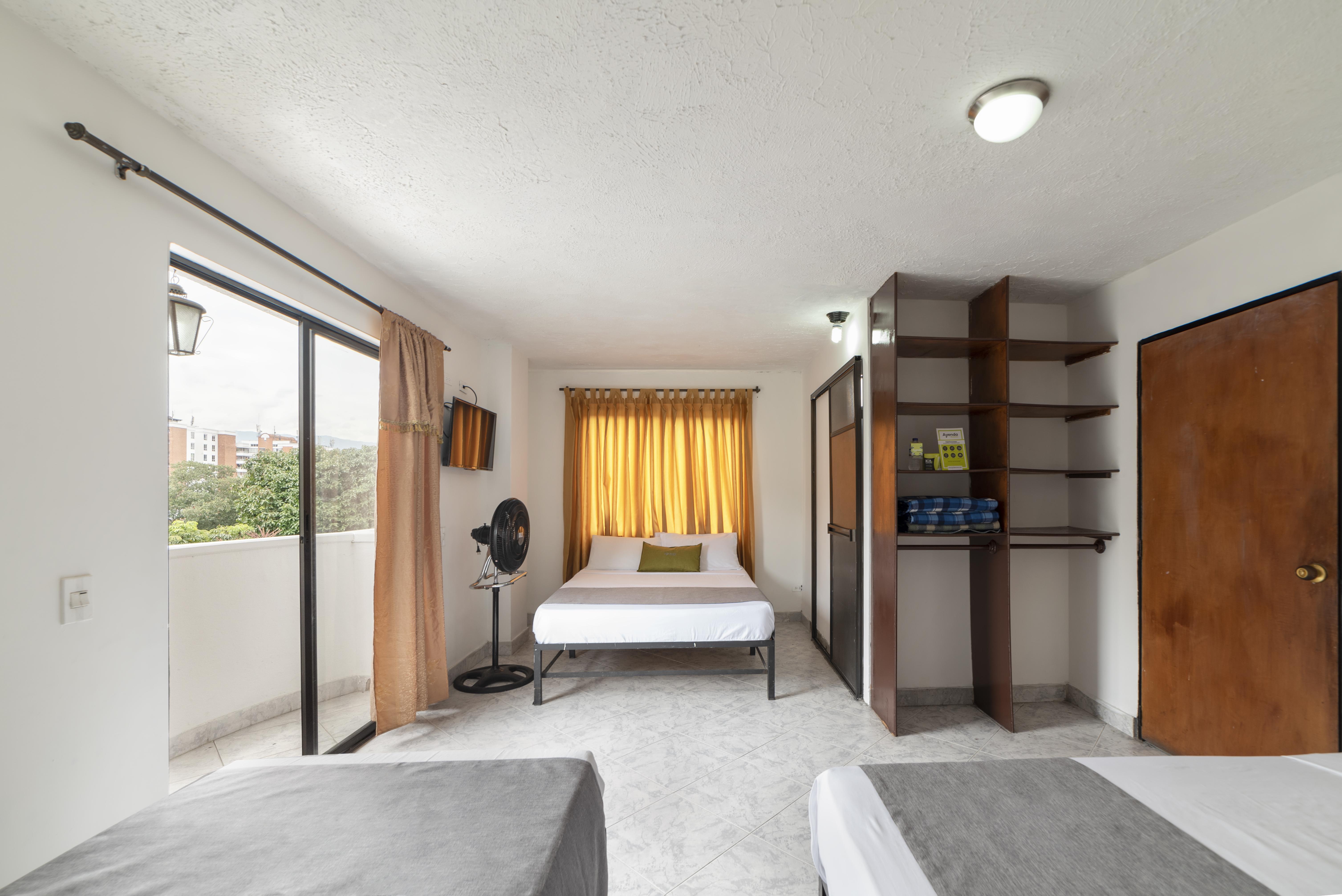 Hotel Balcones Del Estadio Medellin Bagian luar foto