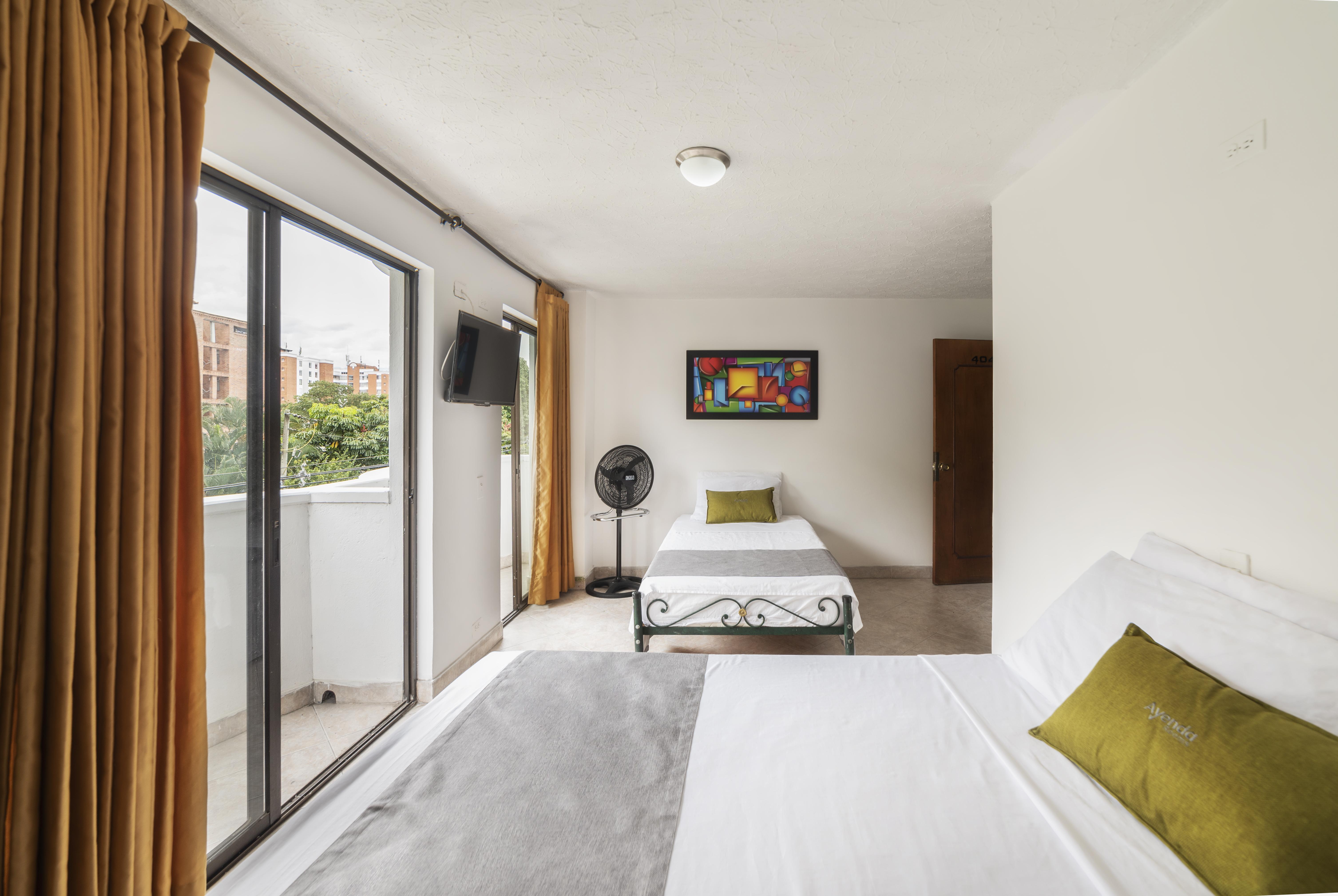 Hotel Balcones Del Estadio Medellin Bagian luar foto