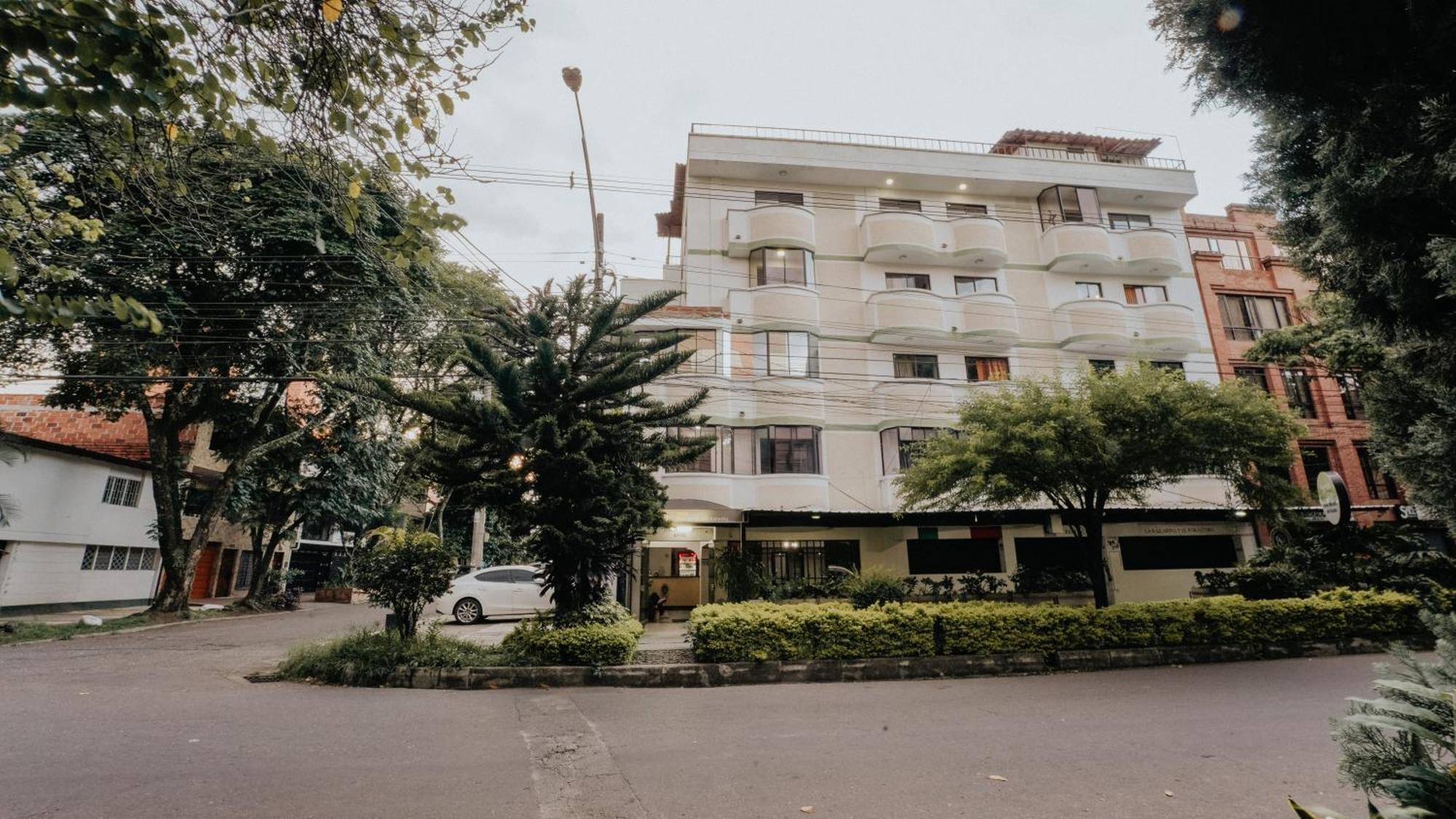 Hotel Balcones Del Estadio Medellin Bagian luar foto