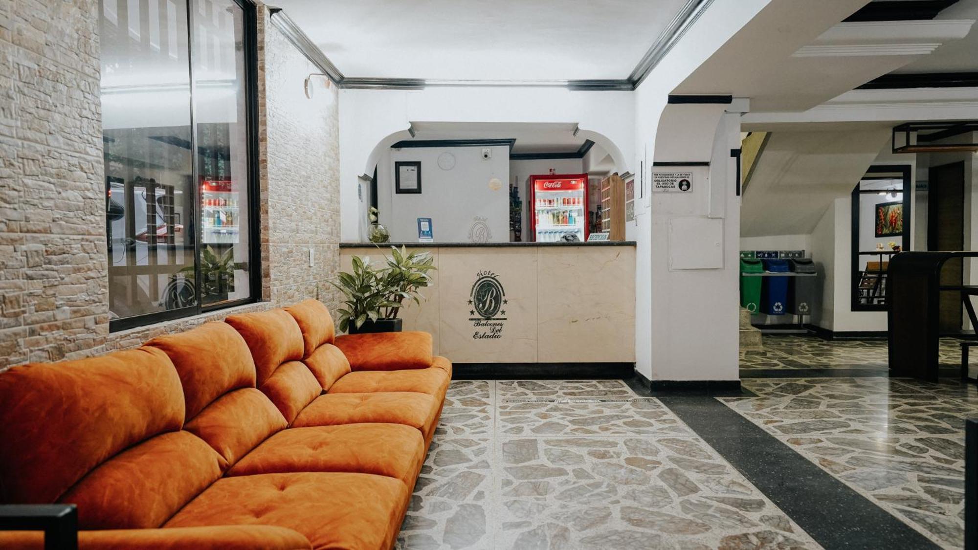 Hotel Balcones Del Estadio Medellin Bagian luar foto